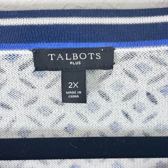 Talbots Blue and White Chic Geometric Patterned Blouse with Button Detail 2x - Picture 2 of 9